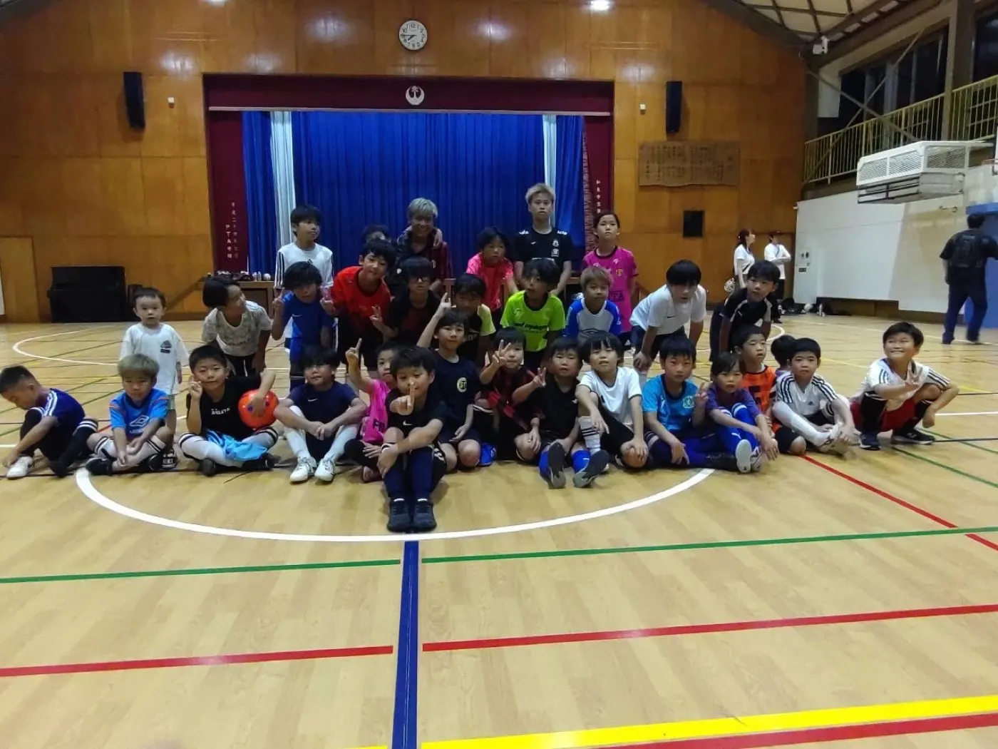 ミニサッカー大会の集合写真